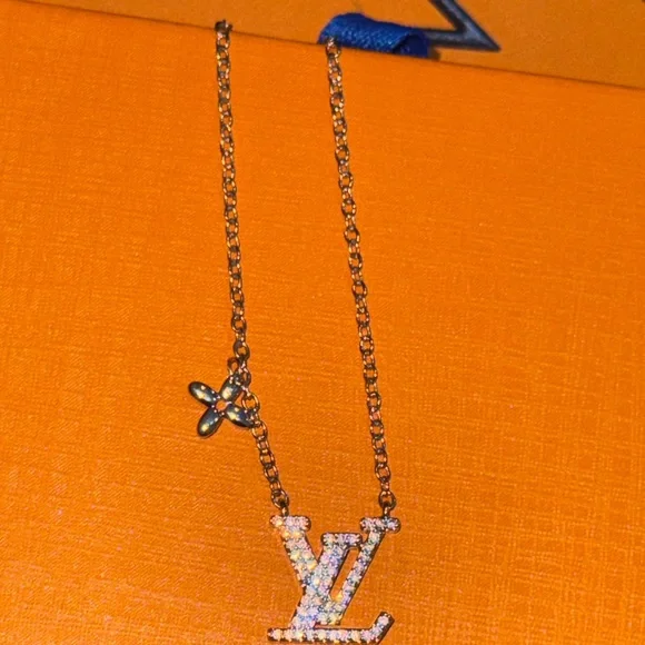 Stunning gift for that special girl Comes gift wrapped ready to gift! A wow gift - Picture 4 of 7